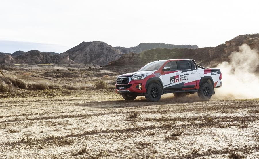  Toyota Hilux Gazoo Racing 2020 года  (фото 10 из 19)